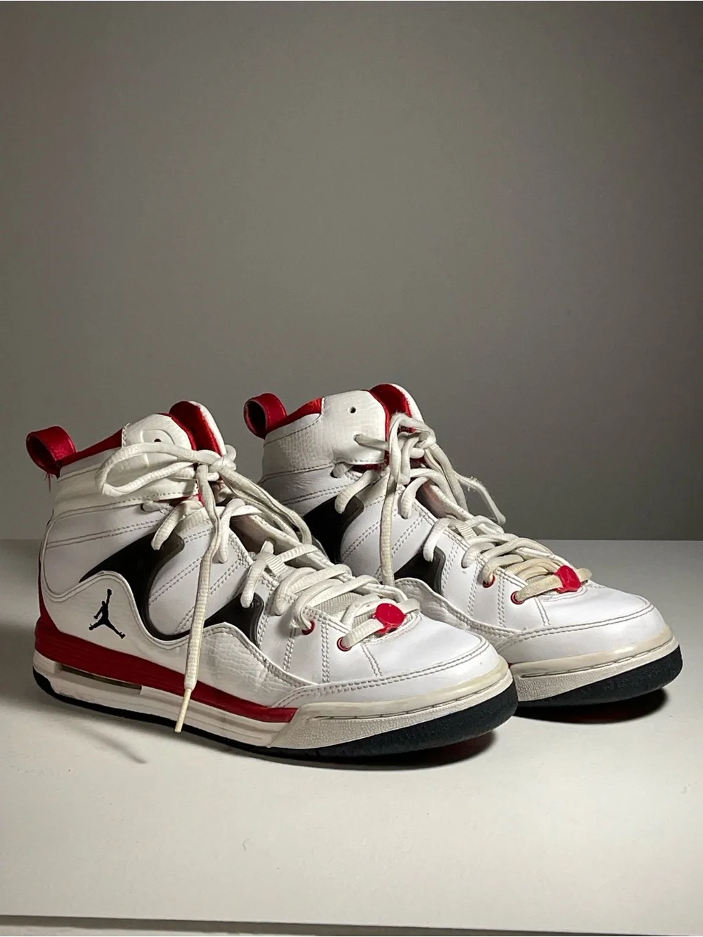 Jordan Flight TR 97 GS White Varsity Red Black 428827-101 Size 5.5Y / Women 7